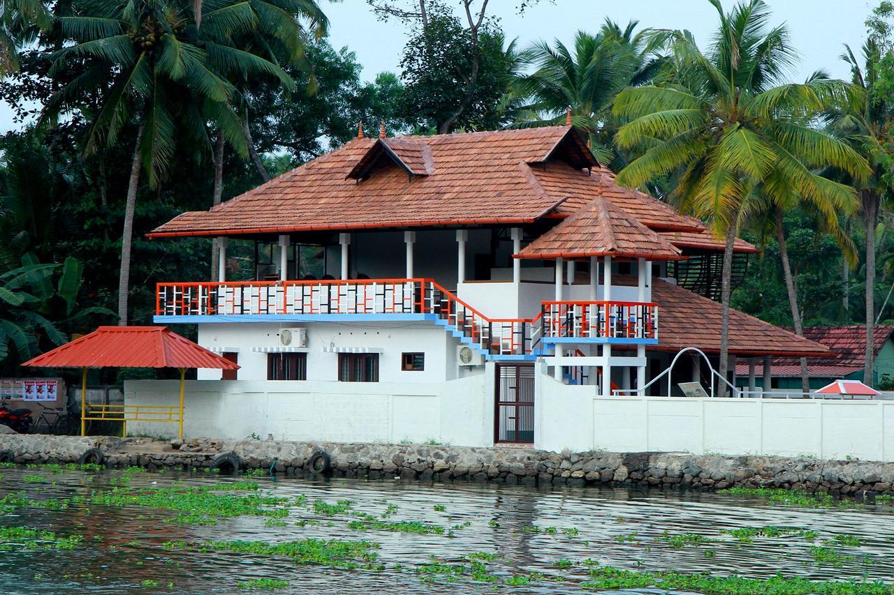 Hotel Chaandhni Lake View Alappuzha Exteriér fotografie